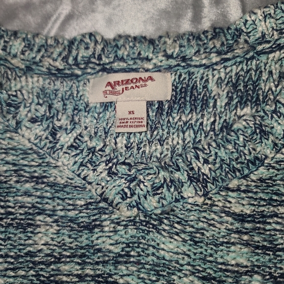 Sweater - Picture 5 of 6